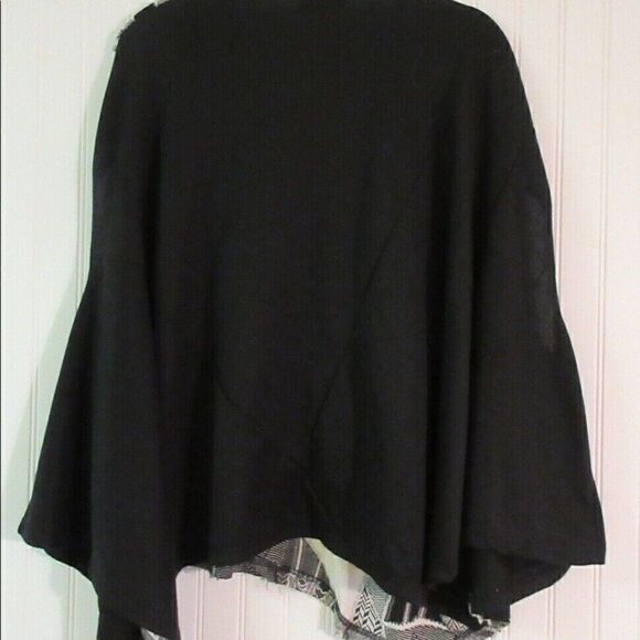 Kaktus sleeveless top cape style size small - Picture 2 of 6
